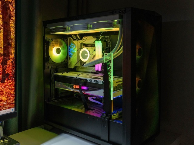 水冷库兹马，又帅又能打，微星寒冰E360白色限定款测评