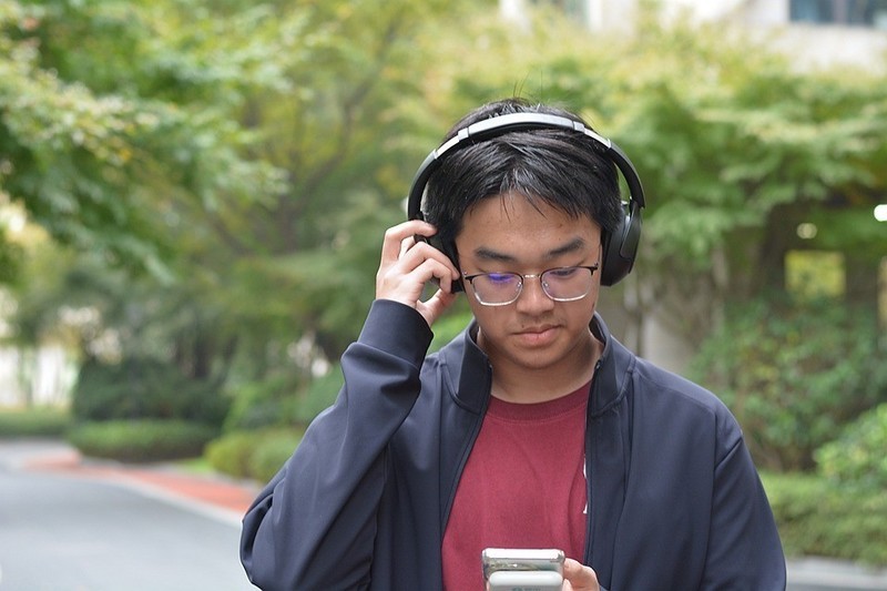 双金标认证舒适佩戴极致之选50dB深度主动降噪，QCY H3 Pro头戴式耳机