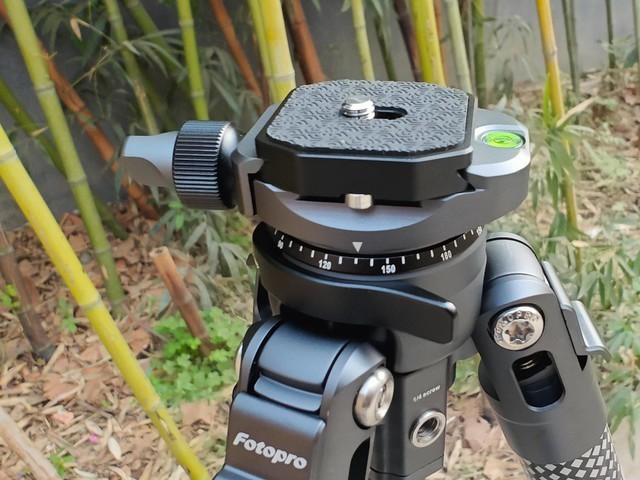 相机手机两用碳纤维三脚架 轻便稳定小巧便携