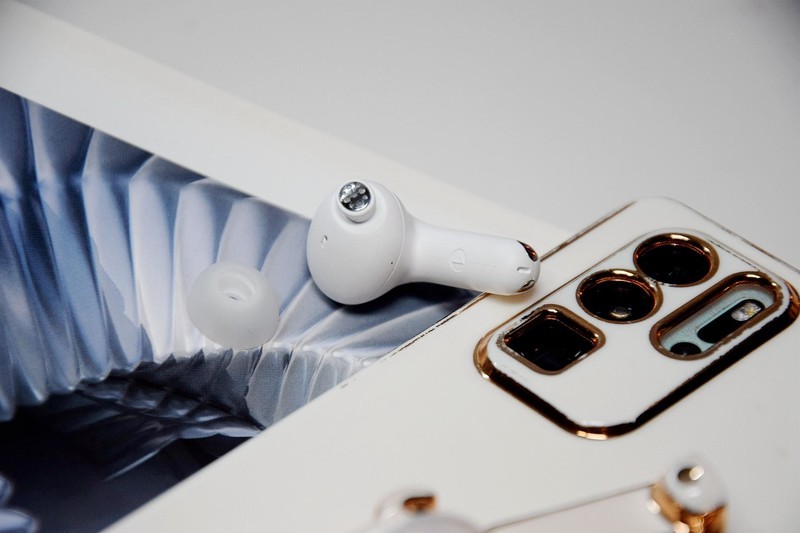 降噪耳机难选？Hi-Res金标认证的泥炭Capsule3 Pro,素质有点咋舌