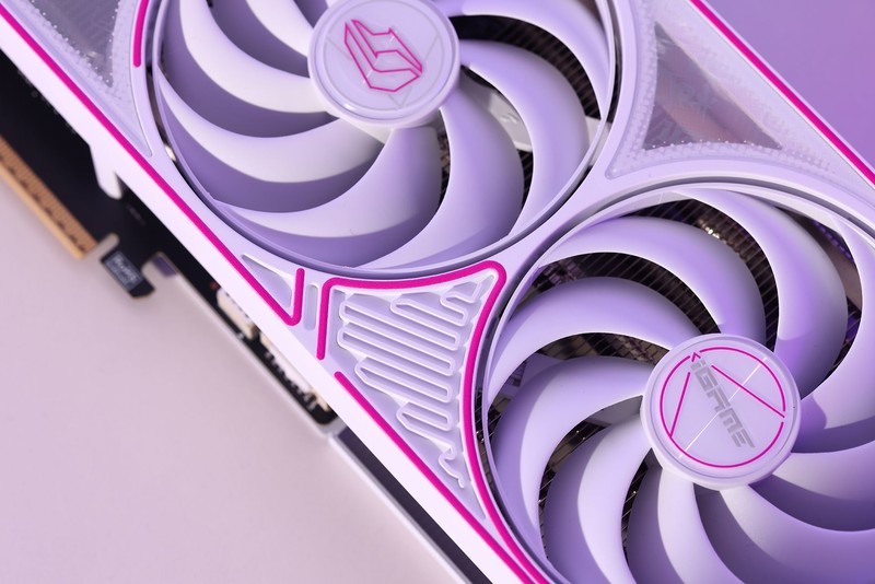 2K游戏神器 七彩虹iGame GeForce RTX 5070 Ultra W OC 12GB评测