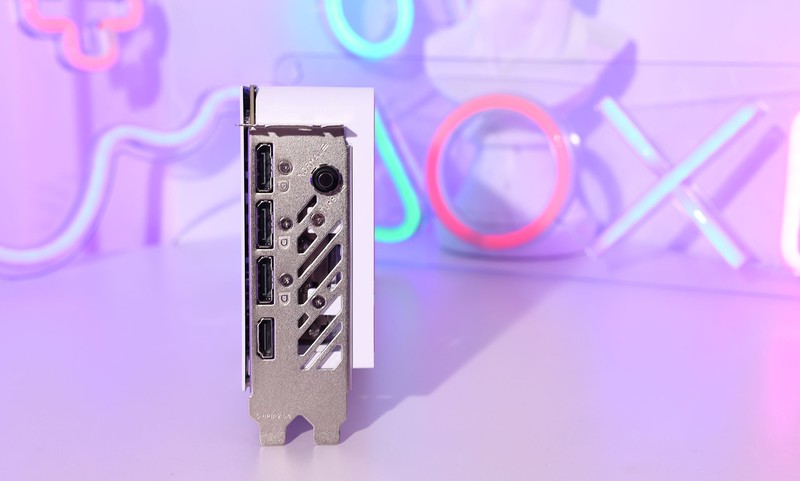 2K游戏神器 七彩虹iGame GeForce RTX 5070 Ultra W OC 12GB评测