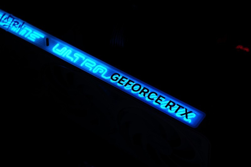2K游戏神器 七彩虹iGame GeForce RTX 5070 Ultra W OC 12GB评测