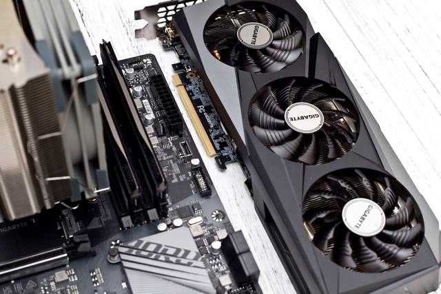 强劲供电，用料扎实——技嘉小雕B760M AORUS ELITE拆解实测