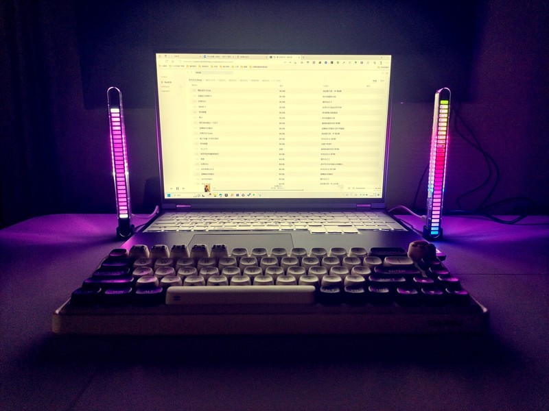 让桌面随着音乐起舞，VFZ双面拾音灯