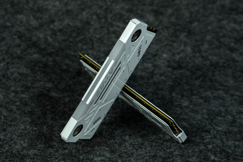 给9000MHz CUDIMM内存加2个“涡轮”风扇，GeIL金邦摩羯EVO-V体验