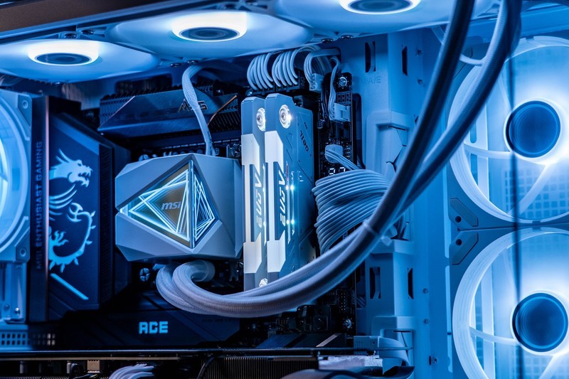 给9000MHz CUDIMM内存加2个“涡轮”风扇，GeIL金邦摩羯EVO-V体验