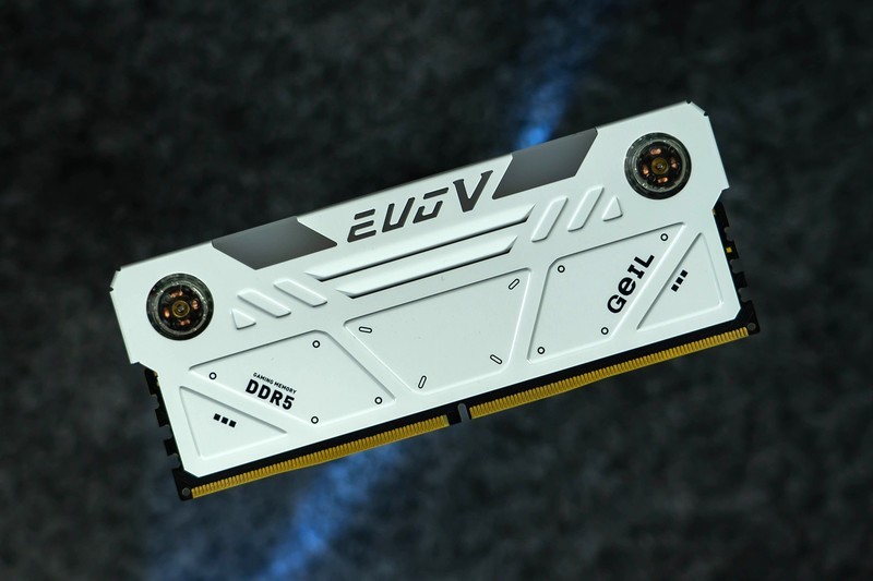 给9000MHz CUDIMM内存加2个“涡轮”风扇，GeIL金邦摩羯EVO-V体验