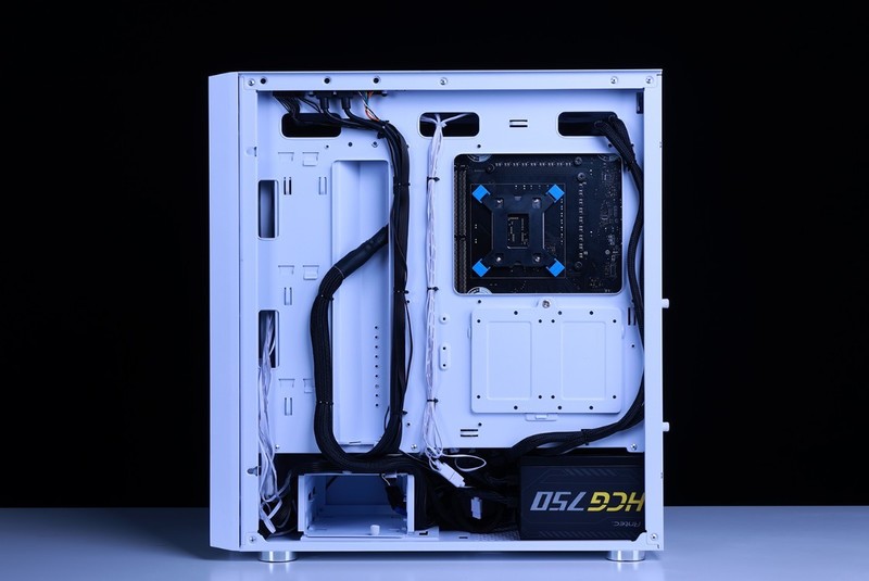 用深圳优惠券撸白色双塔风冷性价比咋样？东海双子星S9 EX装机实测