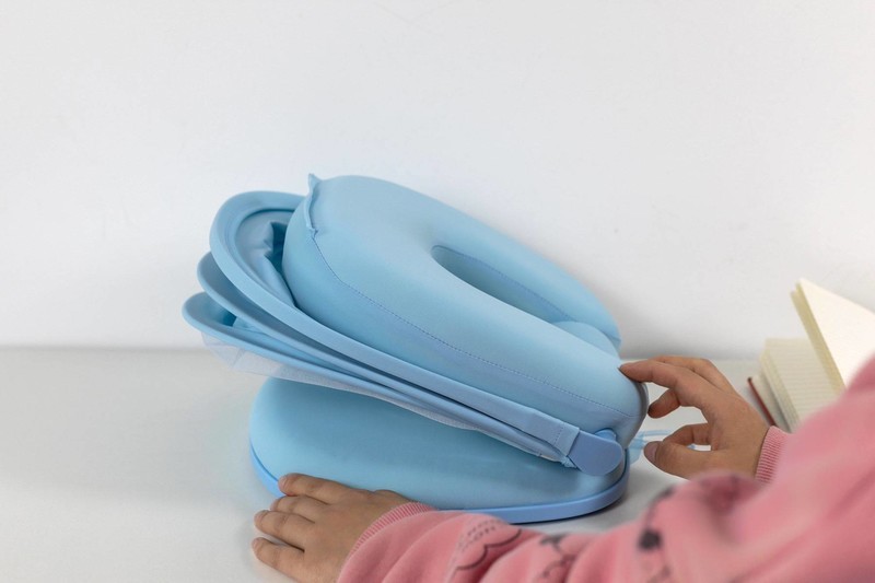 你关心过孩子午休吗？车厘子护脊午休枕，让孩子拥有好睡眠