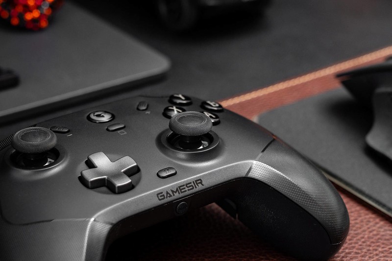 三模双霍尔，国产游戏手柄巅峰之作，盖世小鸡风行者Pro体验