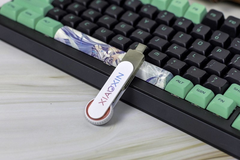 我的办公室解压神器，联想小新固态U盘，128GB大容量能存还能盘