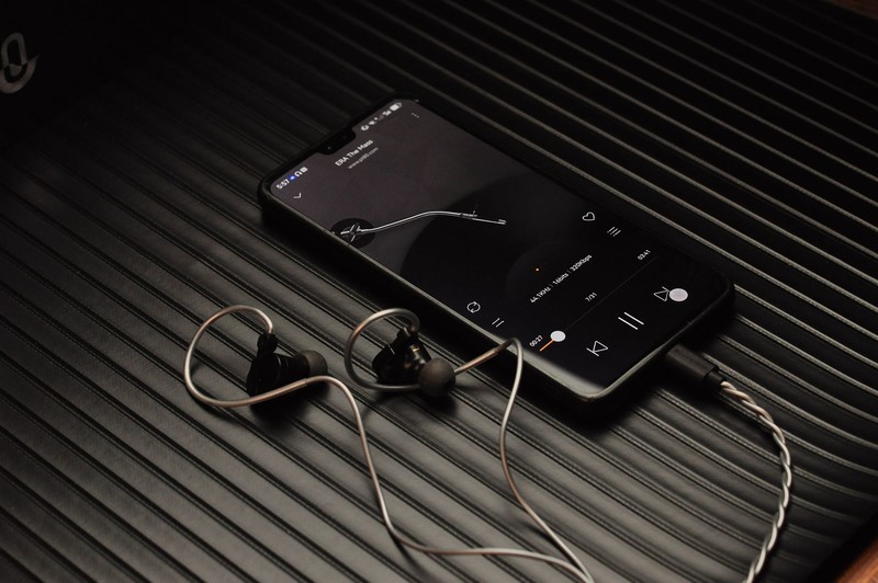 129元的Type-C耳机水月雨竹2试听，均衡、稳健，乐感生动