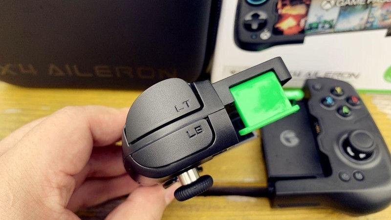 一机多用、玩法多样，这款分离式游戏手柄实力有点强