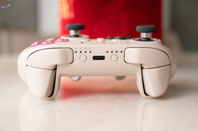 次世代霍尔电磁摇杆搭配磁悬浮马达，这款手柄手感超丝滑，谷粒金刚3Pro体验