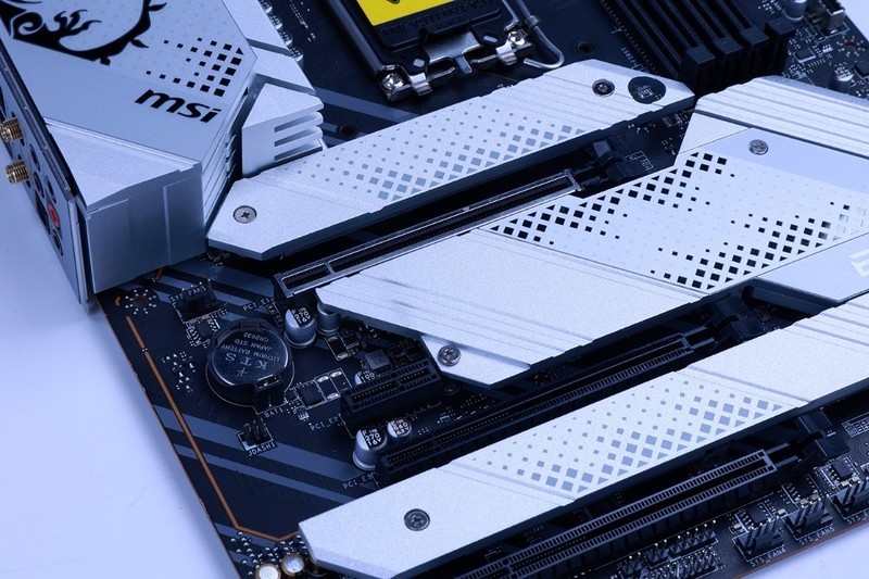 用深圳优惠券撸白色双塔风冷性价比咋样？东海双子星S9 EX装机实测