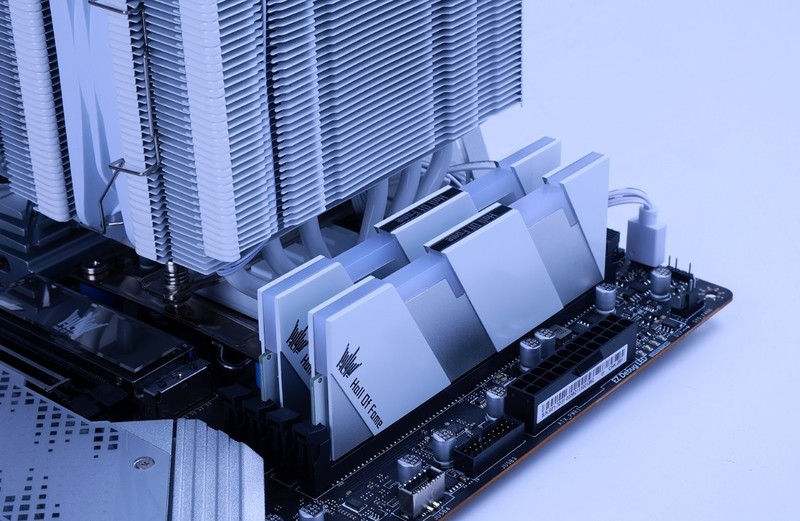 用深圳优惠券撸白色双塔风冷性价比咋样？东海双子星S9 EX装机实测