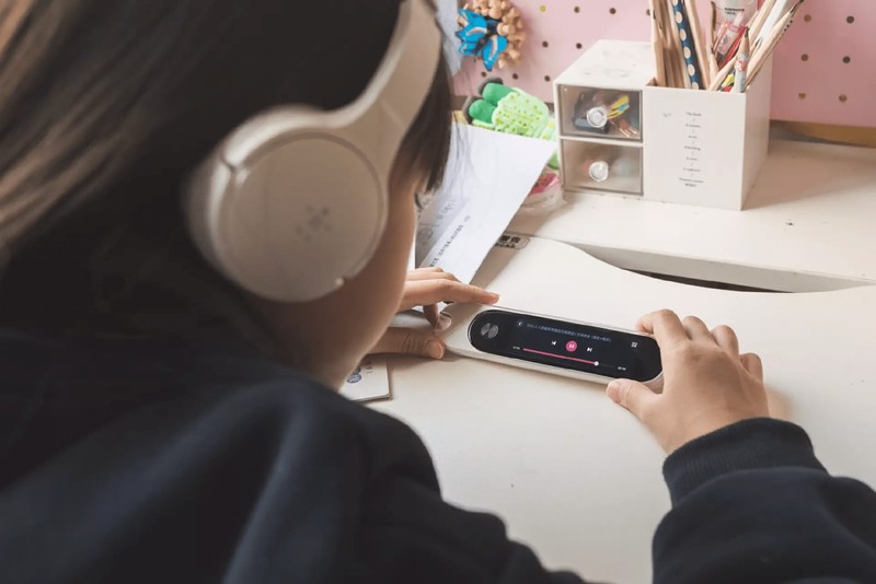 老技术新运用，小米首款词典笔搭载激光拍摄，秒级整页翻译才高效