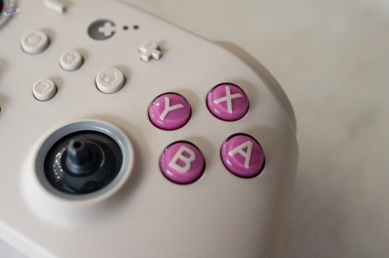 次世代霍尔电磁摇杆搭配磁悬浮马达，这款手柄手感超丝滑，谷粒金刚3Pro体验