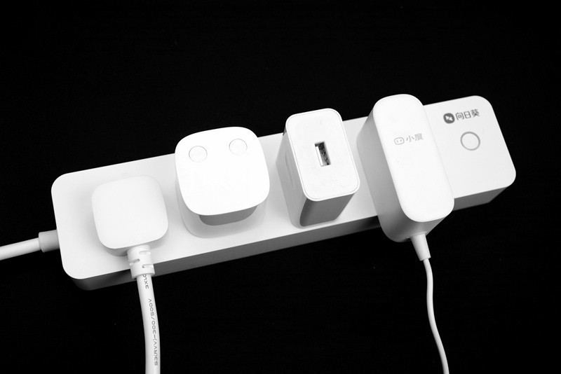 远程控制开关，远程手机操作电脑游戏，向日葵P1智能插线板开箱