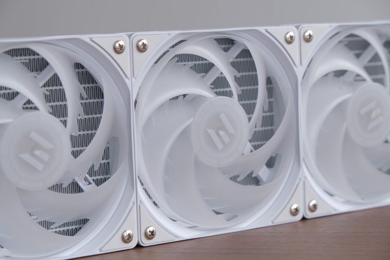 我的青春回来了，zalman思民发布“阿尔法2 DS 360水冷散热器”