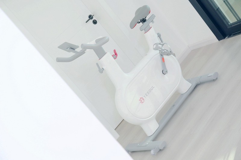 减肥似乎也没那么难，野小兽小白驹速燃单车新体验