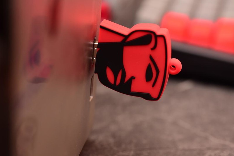 巨人如石！金士顿35周年纪念U盘全网首晒