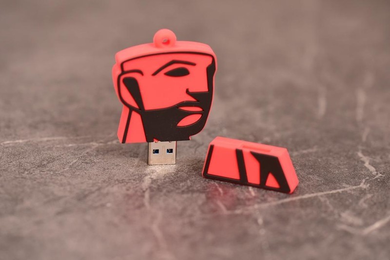 巨人如石！金士顿35周年纪念U盘全网首晒