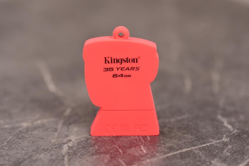 巨人如石！金士顿35周年纪念U盘全网首晒