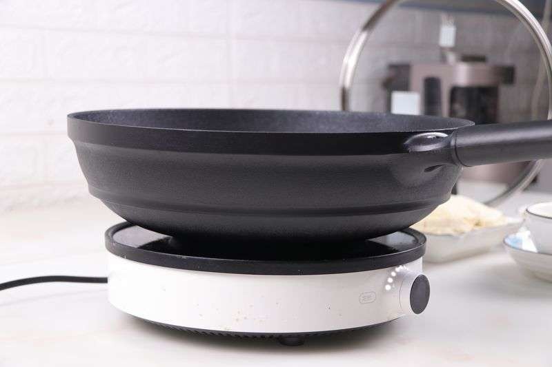 可用钢丝球清洗，不放油可煎鸡蛋！这才是最理想的不粘锅