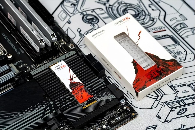 3款2TB国产固态硬盘横评，PCIe4.0规格7450MB/s，国产硬盘站起来了