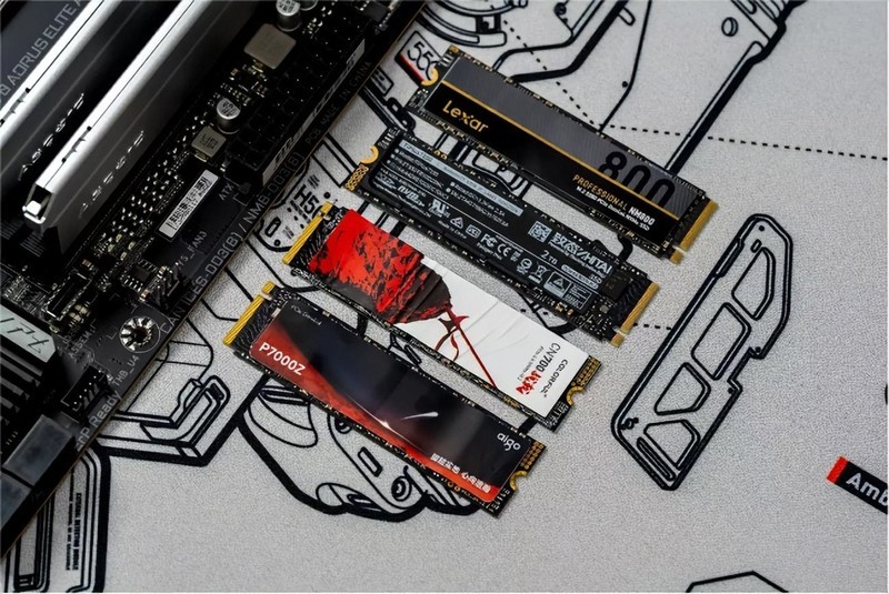 3款2TB国产固态硬盘横评，PCIe4.0规格7450MB/s，国产硬盘站起来了