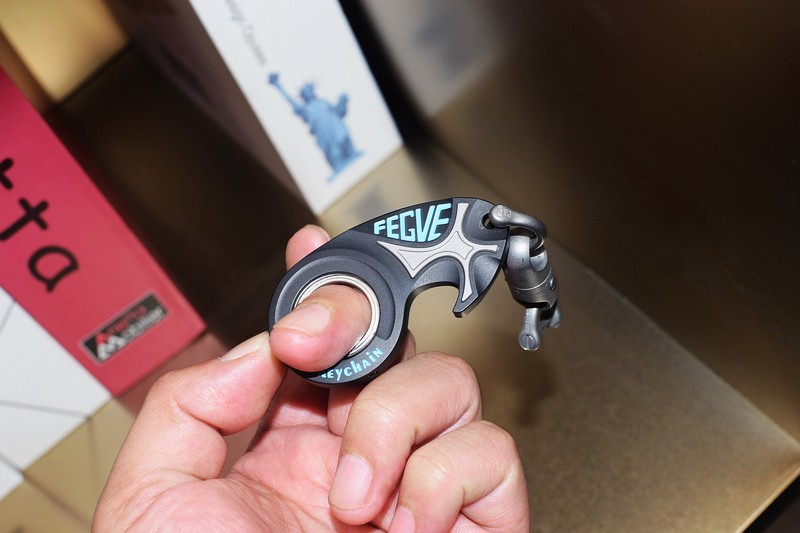 小工具大作用！好玩解压 属于男人的EDC玩具