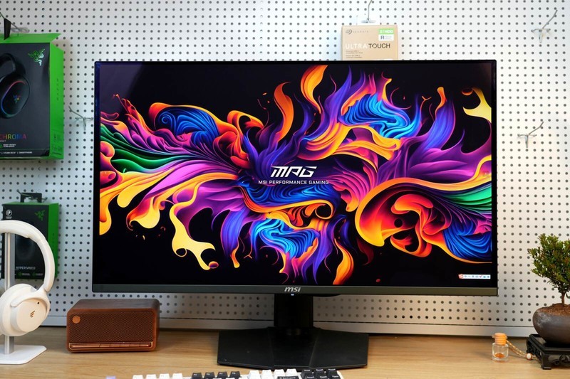 高端更疯狂，微星MPG 322URX ，用DP 2.1+QD-OLED打造无敌显示盛宴
