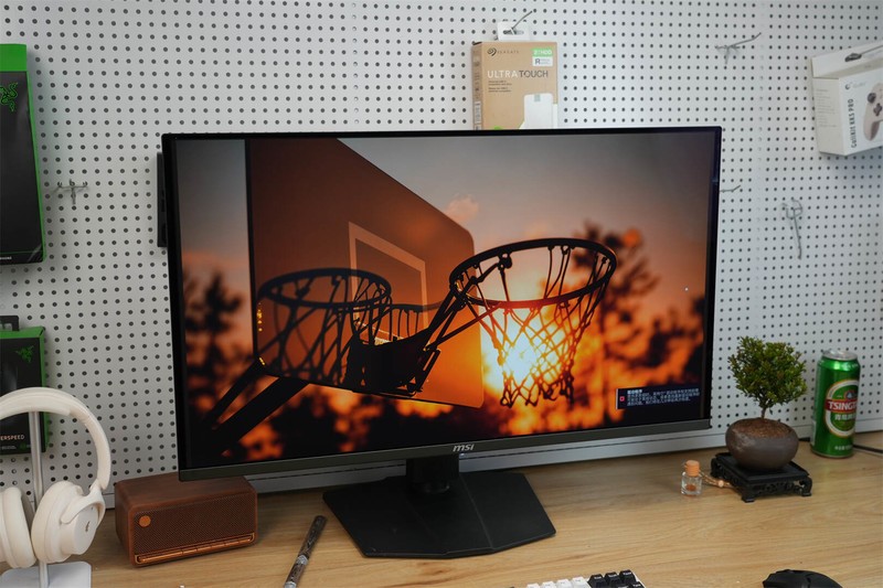 高端更疯狂，微星MPG 322URX ，用DP 2.1+QD-OLED打造无敌显示盛宴