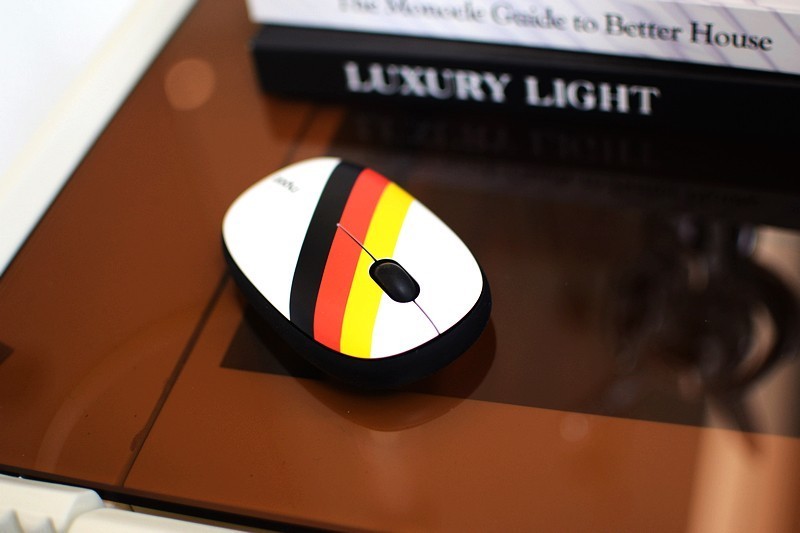 热力四射 雷柏推世界杯纪念版无线鼠标