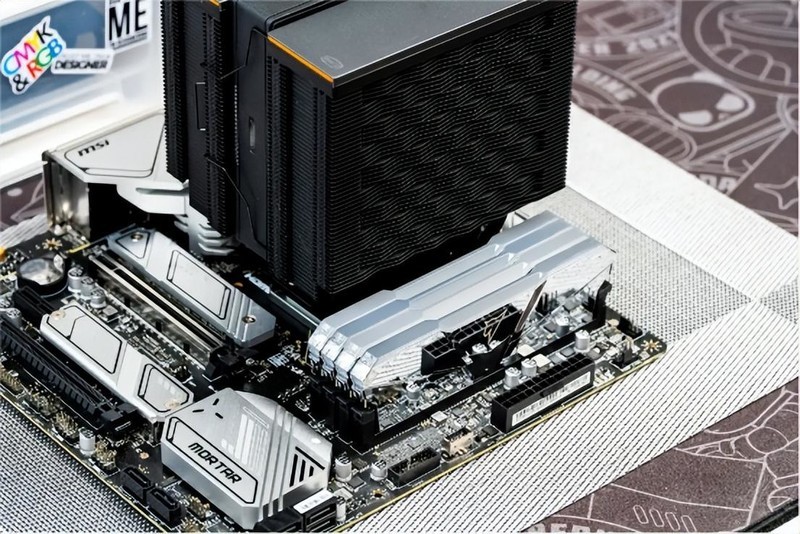 RGB灯效和电竞更搭，16GB容量更甜点，朗科绝影内存性能实测