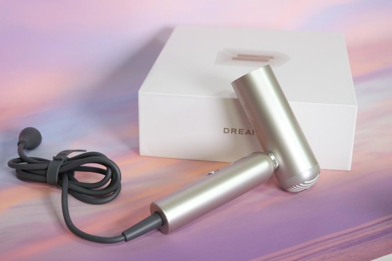 追觅Pocket高速造型吹风机：“细软塌”的发型拯救者