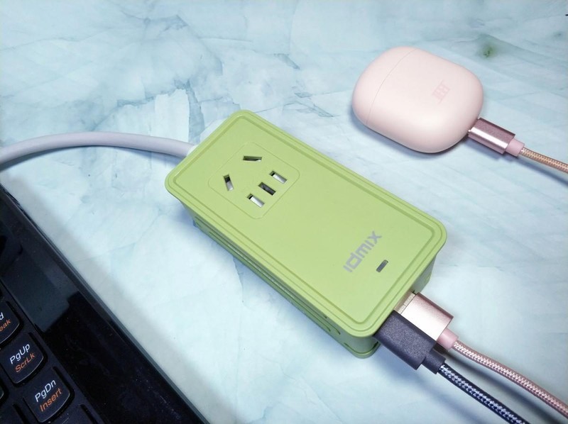 桌面多功能充电器，安全快充又好用：IDMIX氮化镓65W插线排