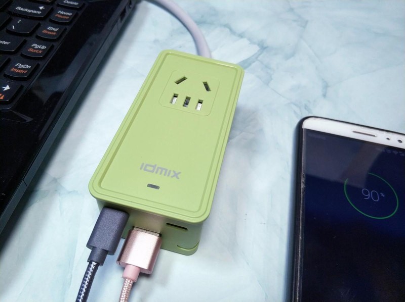 桌面多功能充电器，安全快充又好用：IDMIX氮化镓65W插线排