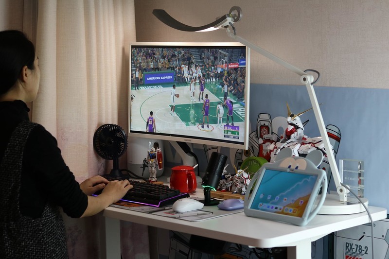 坐站交替办公是什么体验？北弧升降桌+显示器支架，腰真的不酸了