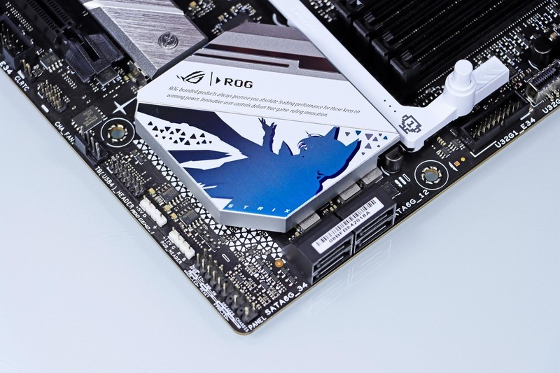 用 B760 小吹雪 + 4060 Ti 欧泊白 + 雷克沙 ARES 套装打造高性价比的小钢炮