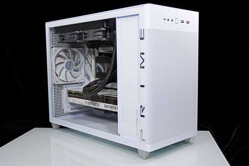 用 B760 小吹雪 + 4060 Ti 欧泊白 + 雷克沙 ARES 套装打造高性价比的小钢炮