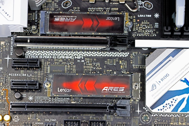 用 B760 小吹雪 + 4060 Ti 欧泊白 + 雷克沙 ARES 套装打造高性价比的小钢炮