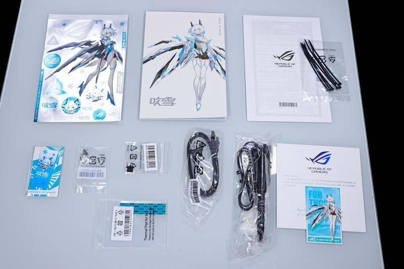 用 B760 小吹雪 + 4060 Ti 欧泊白 + 雷克沙 ARES 套装打造高性价比的小钢炮