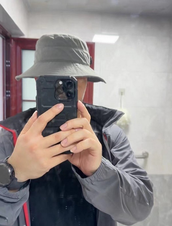 钓鱼人的完美防晒工具 单导速调渔夫帽的全方位舒适体验