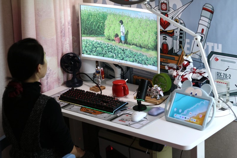 坐站交替办公是什么体验？北弧升降桌+显示器支架，腰真的不酸了