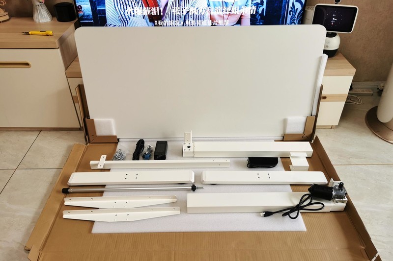 坐站交替办公是什么体验？北弧升降桌+显示器支架，腰真的不酸了