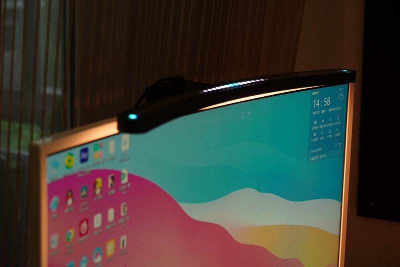 LYMAX 徕美视 防蓝光拾音屏幕灯（曲屏版）体验