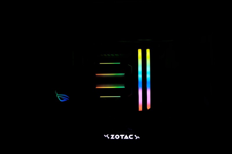 用 B760 小吹雪 + 4060 Ti 欧泊白 + 雷克沙 ARES 套装打造高性价比的小钢炮